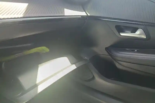 Peugeot 208 puretech 100 s&amp;s bvm6 — photo 24
