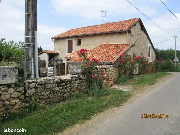 Maison de campagne en pierre avec piscine - Proche Brantôme et Périgueux