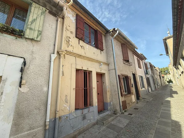 CARCASSONNE CENTRE ? Maison de ville 61 m² à rénover, deux chambres proche boulevard Marcou