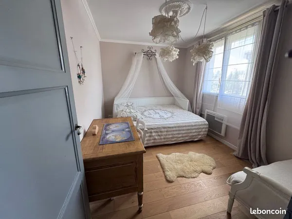 Chambre indépendante chez l habitant