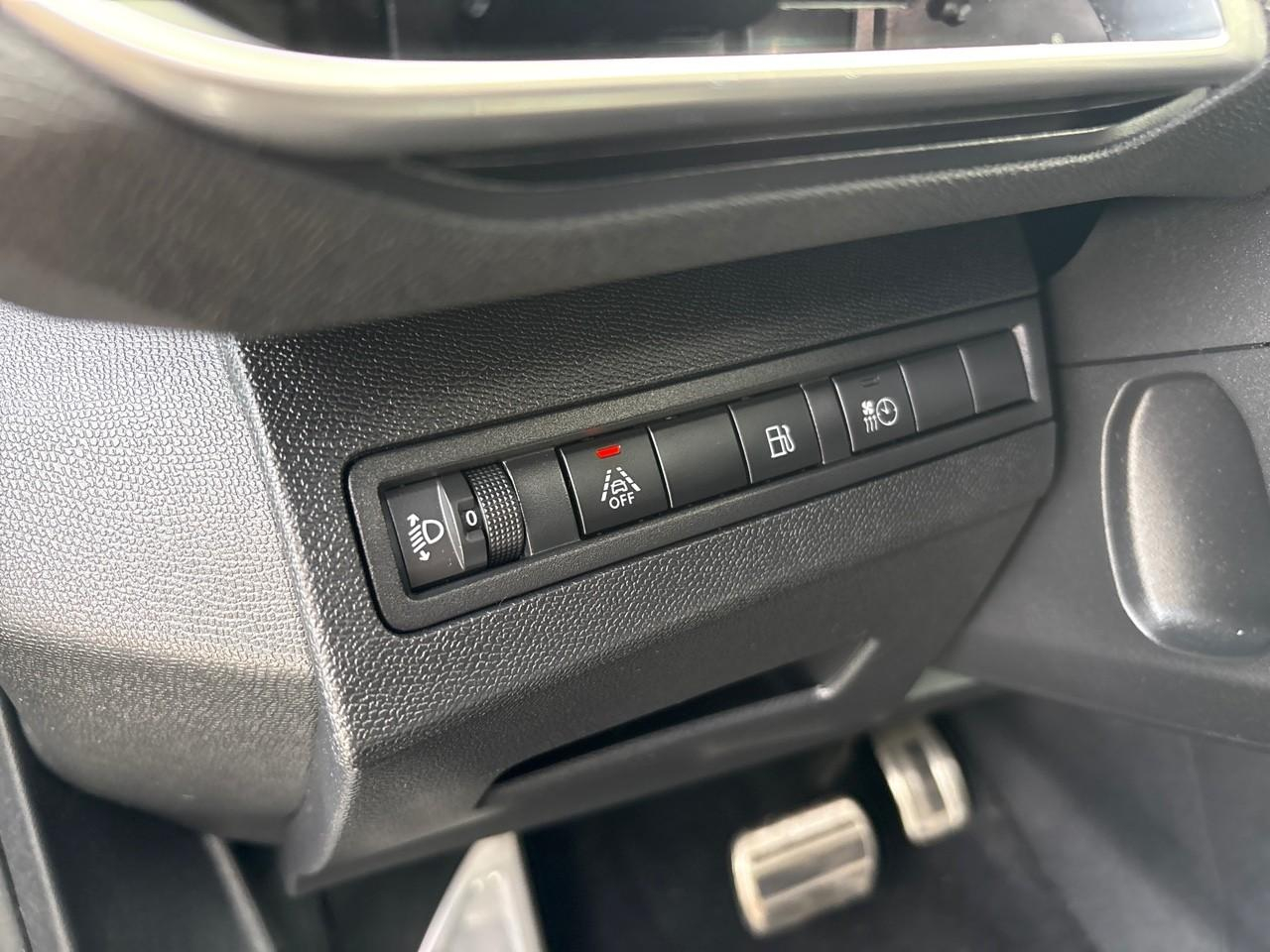 Peugeot 3008 hybrid 225ch roadtrip e-eat8 — photo 13