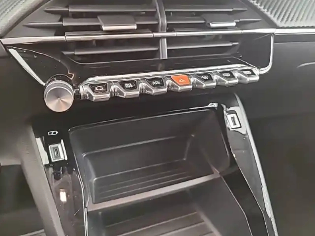 Peugeot 208 puretech 75 s&amp;s bvm5 — photo 21