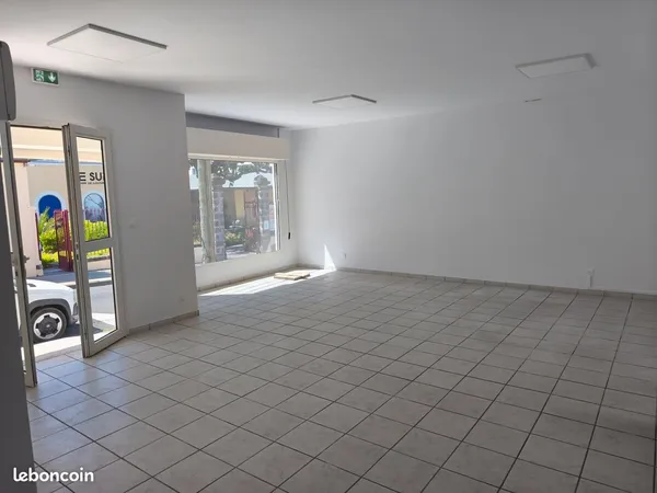 Local 85m² - Saint Pierre centre-ville