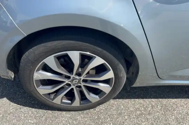 Renault Megane mégane iv berline tce 140 edc fap — photo 15