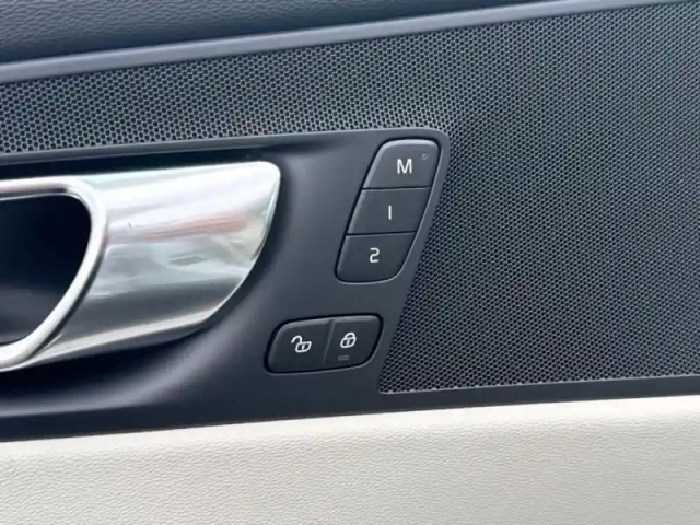 Volvo Xc60 t6 hybride rechargeable 253 + 145ch plus style chrome geartronic 8 awd — photo 14