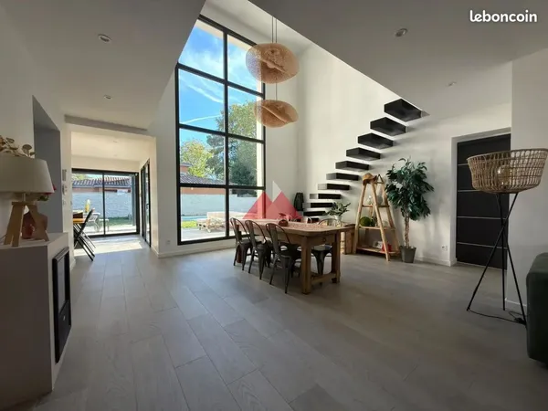 Villa 7 pièces 180 m²