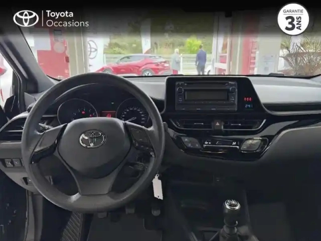Toyota C-Hr 1.2 turbo 116ch distinctive 2wd — photo 8