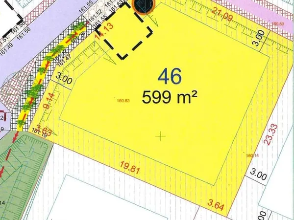 Terrain 599 m²