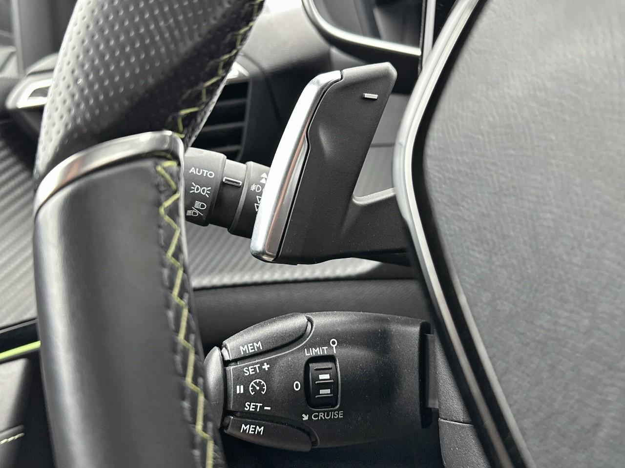 Peugeot 2008 puretech 130 s&s eat8 gt — photo 21