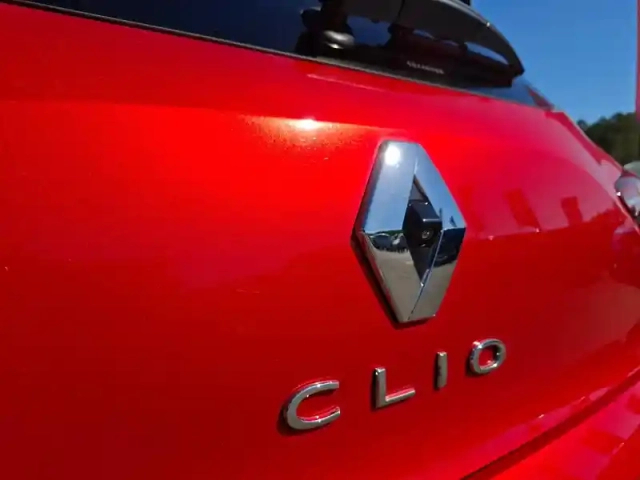 Renault Clio tce 90 — photo 20