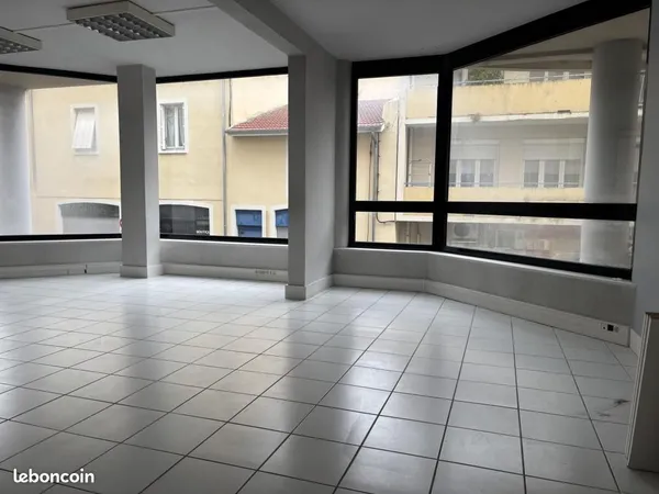 Bureaux 97 m²