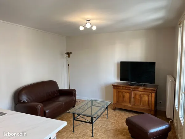 Appartement meublé à louer 2 pièces 50 m2 - 1 chambre - avec balcon