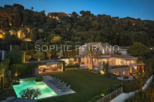 Villa 8 pièces 430 m²