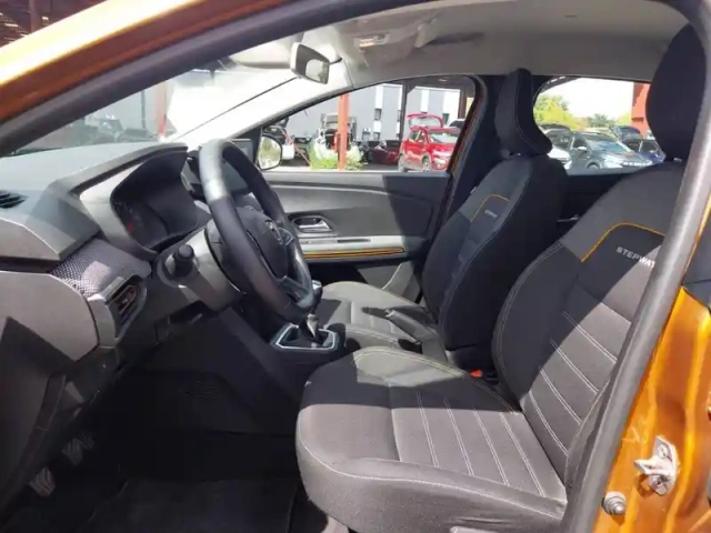 Dacia Sandero tce 90 — photo 9
