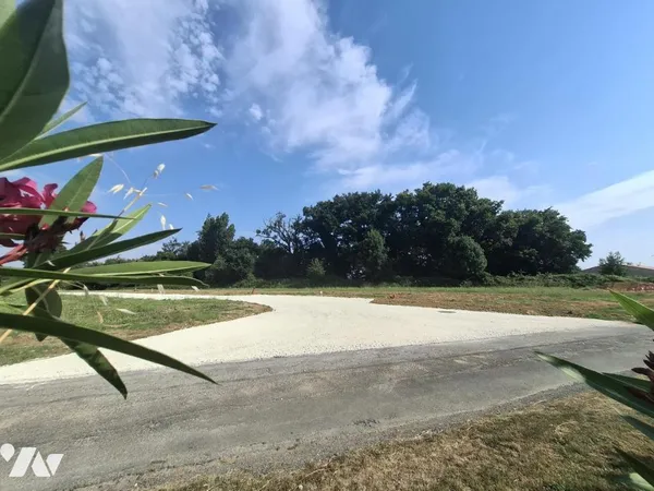 Terrain 444 m²