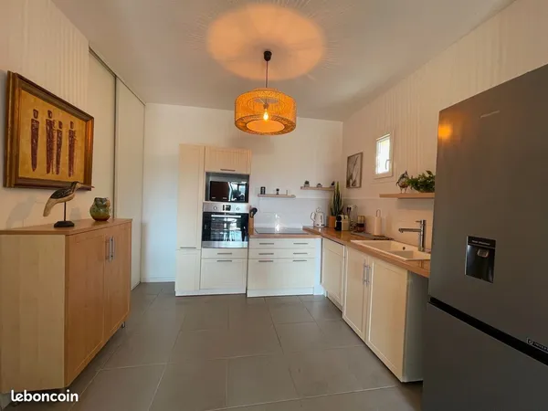 Villa duplex jumelee t3 , 2 terrasses , 1 jardin