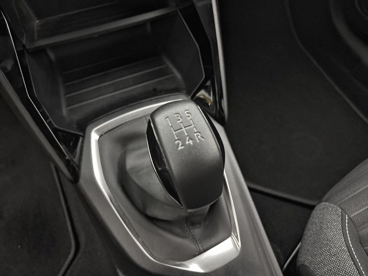 Peugeot 208 puretech 75 s&s bvm5 style — photo 31