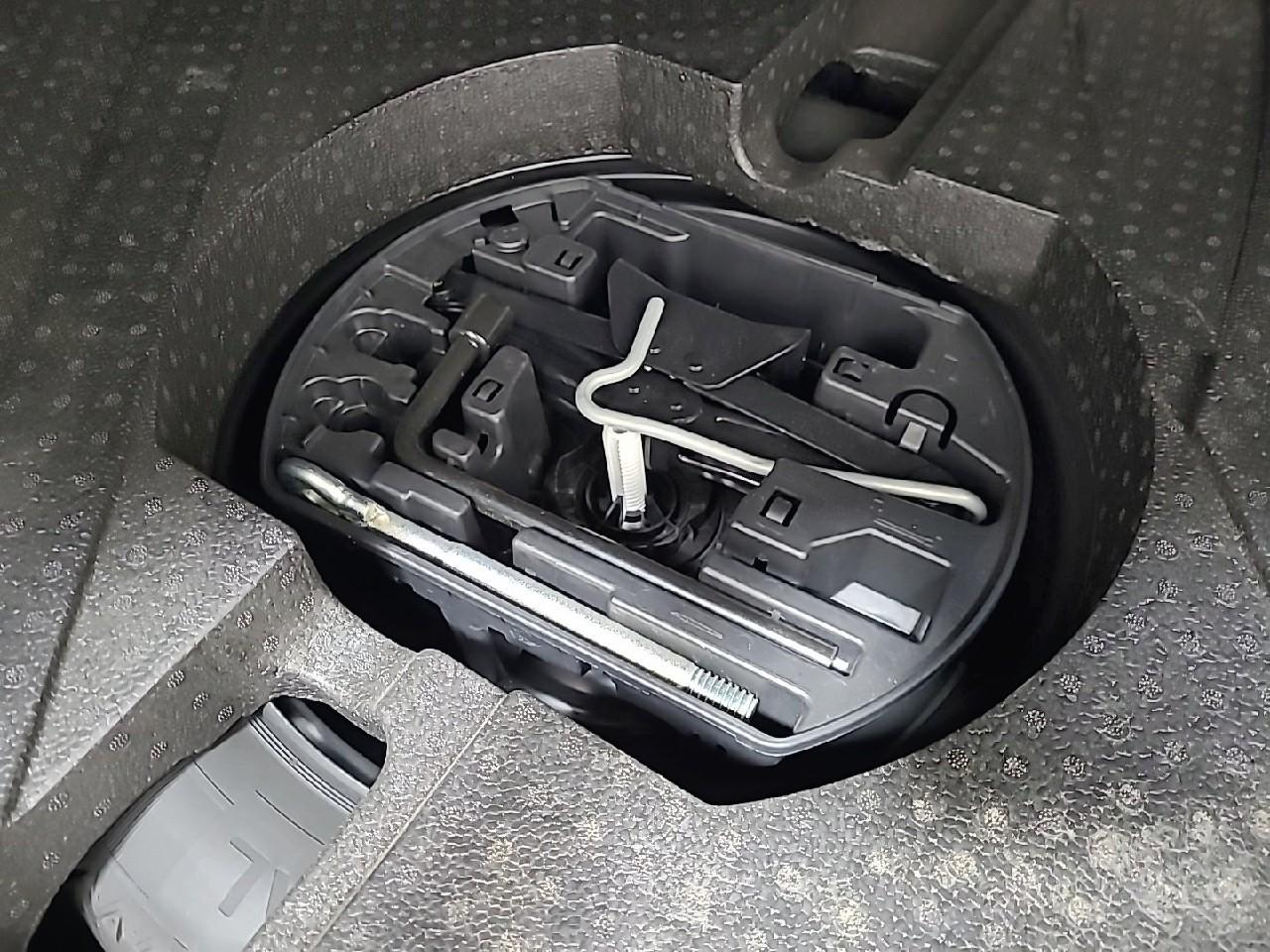 Peugeot 308 sw bluehdi 130ch s&s eat8 active business — photo 17