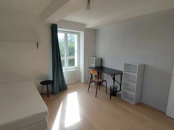 Ecully - Chambre colocation meublée