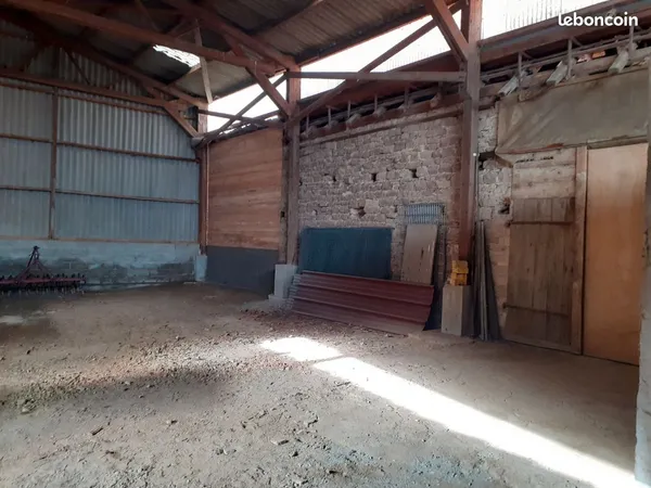 Local de stockage pour véhicules
