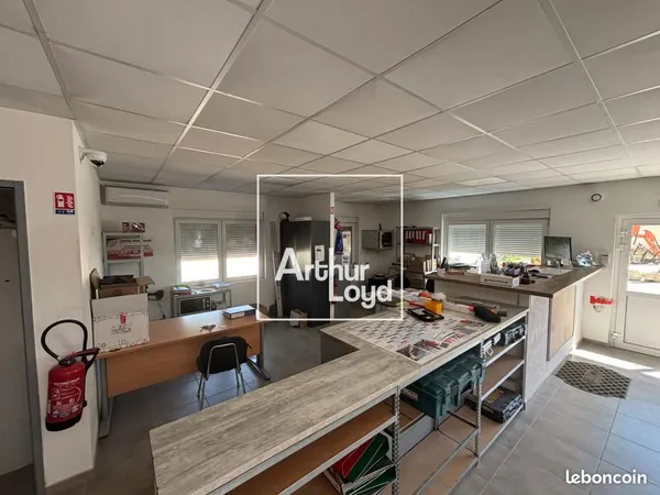 Bureau 655 m²