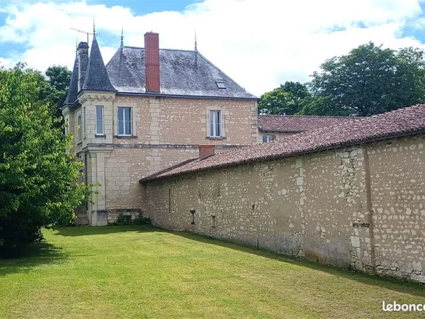 Maison 16 pièces 530 m²