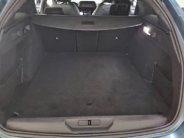 Peugeot 308 sw phev 180 e-eat8 — photo 6