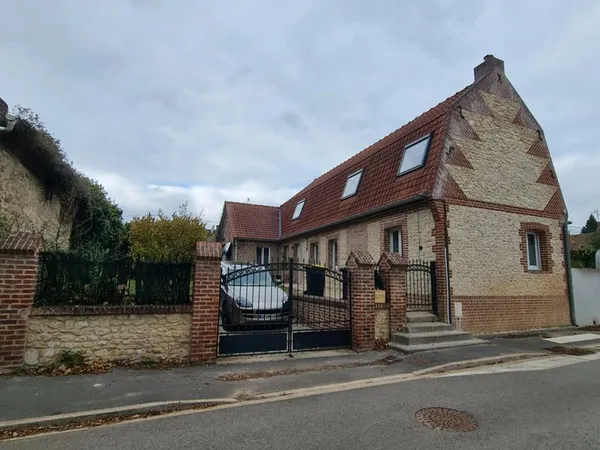 Maison de caractere refaite a neuf à Esnes
