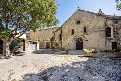 Maison 683 m²