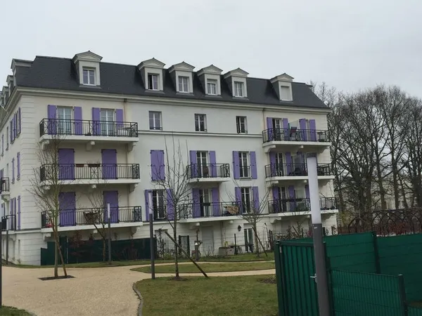 Franconville (95) - Appartement F2 40 m² avec balcon & parking - Gare à pied - DPE B