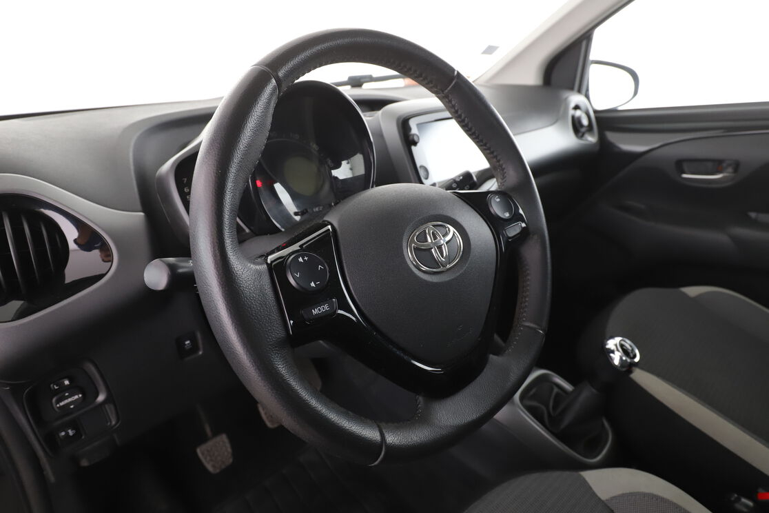 Toyota Aygo 1.0 VVT-i X-Play — photo 10