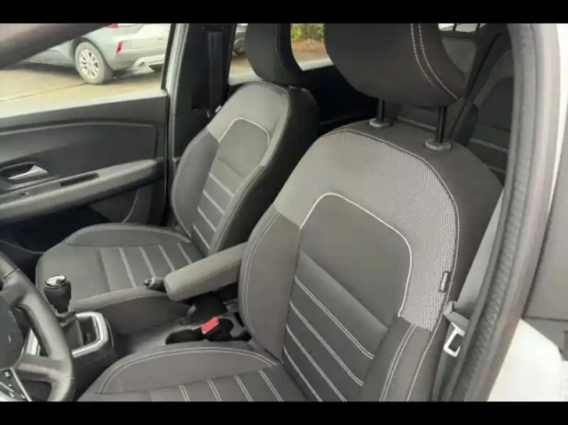 Dacia Jogger 1.0 tce 110ch expression 5 places — photo 10