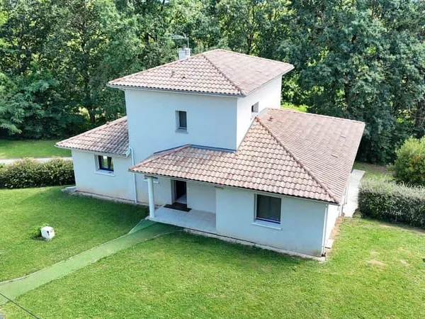 Maison 1 pièce 144 m²