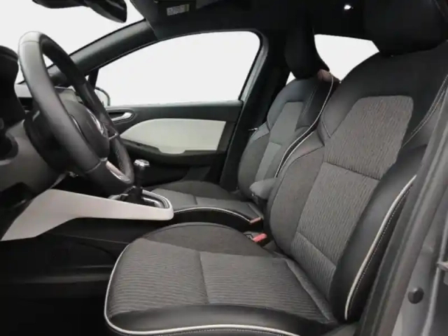 Renault Clio 1.0 tce 90ch techno — photo 29