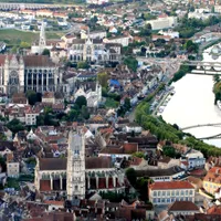 Marché immobilier Auxerre 2026 : prix, quartiers et le paradoxe d’une préfecture 21 % moins chère que son département — alors que l’appartement comme la maison y coûtent plus cher