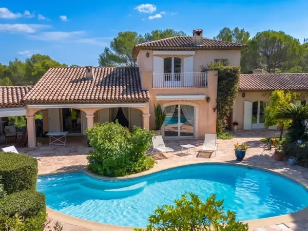 Villa 4 Chambres 172 M2 Valescure Saint Raphael