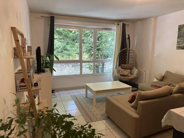 Rare sur VERNON ! Appartement meublé de qualité dans une résidence récente, en centre-ville et à 2 p