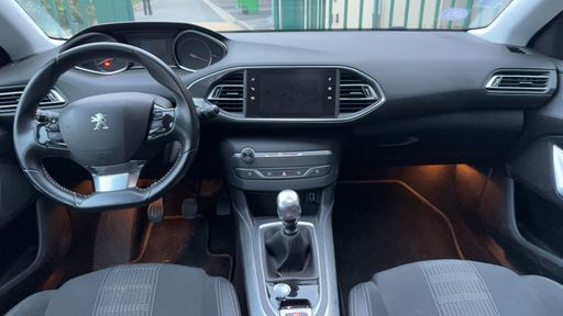 Peugeot 308 SW 1.2 PureTech 130 - Allure – 2019 – 57646 km – Essence – Boîte Manuelle — photo 20