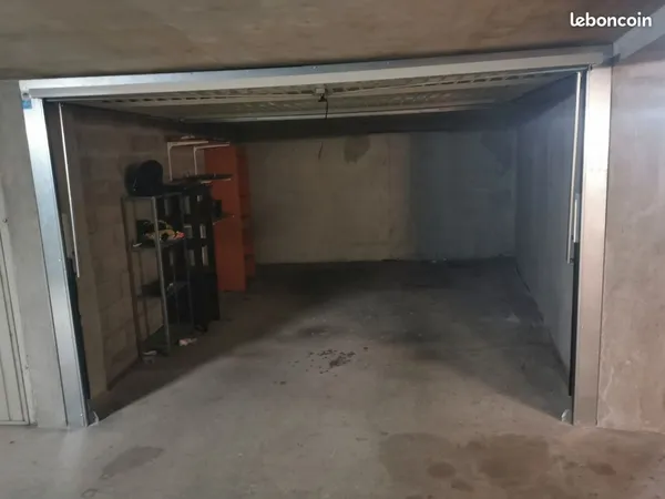 Garage et parking Location Villeurbanne 110€