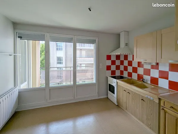 Appartement T3 en résidence avec ascenseur, terrasse et parking à Millau