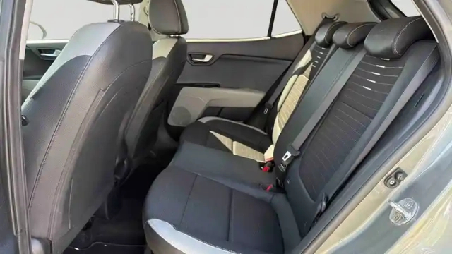 Kia Stonic 1.0 t-gdi 100 ch isg bvm5 — photo 13