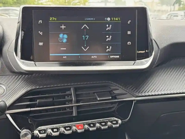 Peugeot 208 electrique 50 kwh 136ch — photo 21