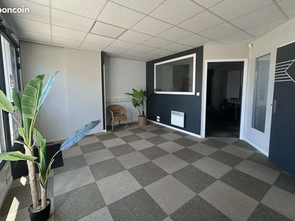 Local 124m² Bureaux (tertiaire ou artisanat) - Challans