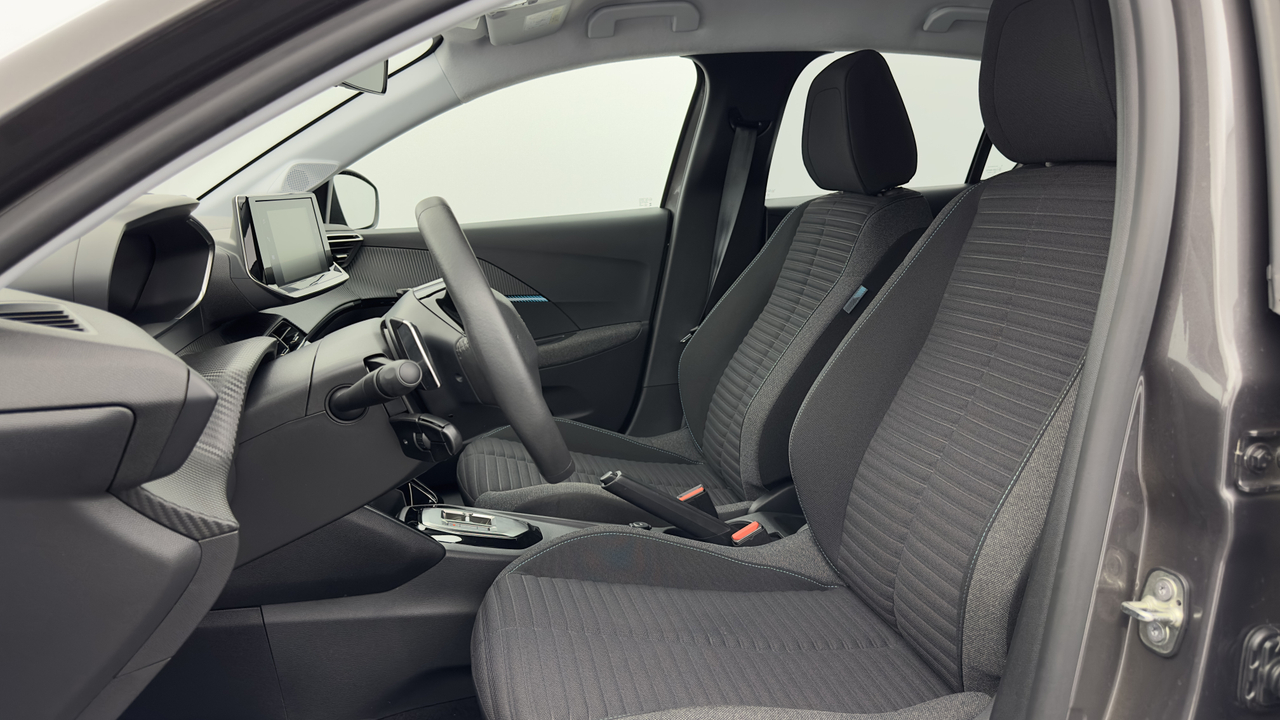 Peugeot 208 PureTech 100 S&amp;S EAT8 — photo 11