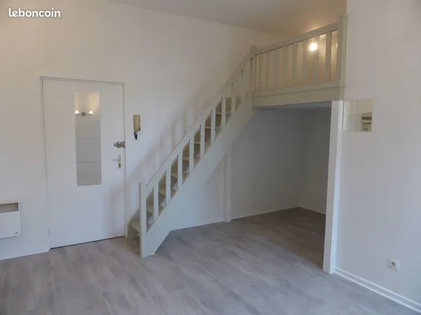 CHATILLON D'AZERGUES, lumineux studio de 28 m2
