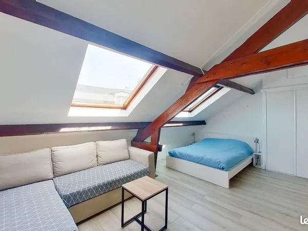 Loue grand studio meublé dans le centre ville de Pontoise