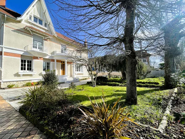 Maison de ville - avec ascenseur - AGEN - 246m²