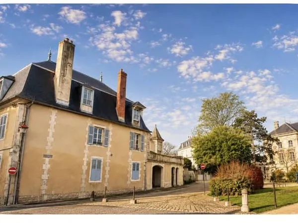 Maison 6 pièces 256 m²