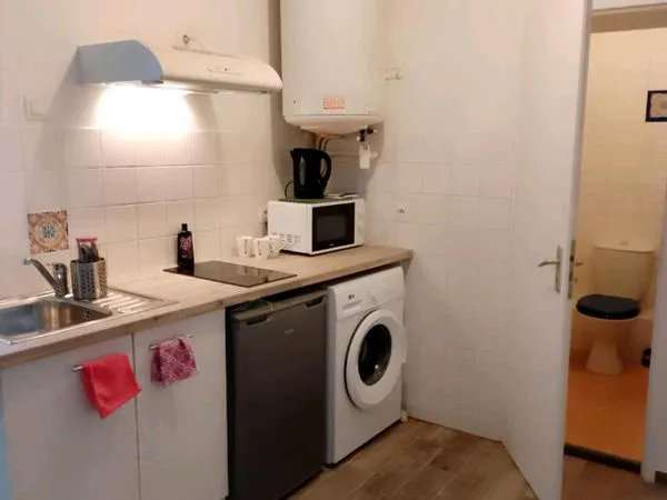 STUDIO MEUBLE 27m²