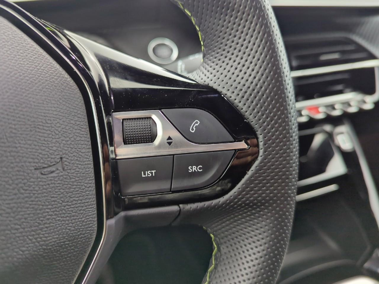 Peugeot 208 puretech 100 s&s bvm6 gt — photo 18